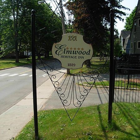 Elmwood Heritage Inn ชาร์ลอตต์ทาวน์ ภายนอก รูปภาพ